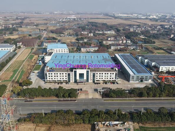 Changzhou Yingchuang Rotomolding Equipment Co,. Ltd línea de producción del fabricante